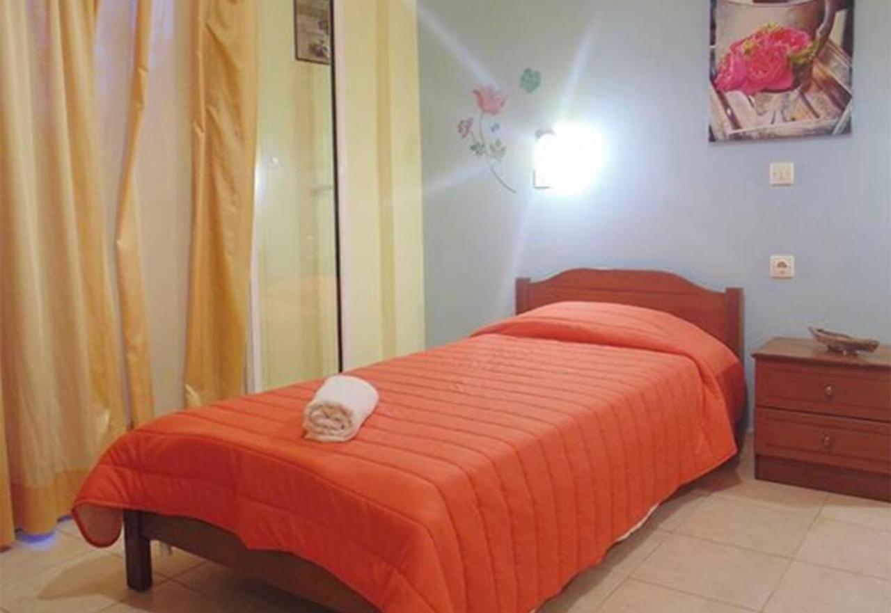 Stefanias Appartments Ágios Matthaíos Esterno foto