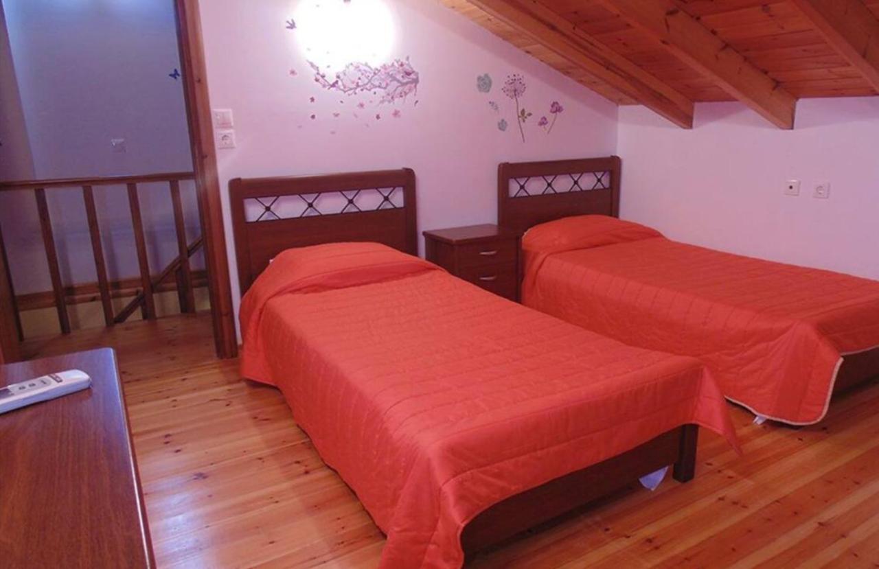 Stefanias Appartments Ágios Matthaíos Esterno foto